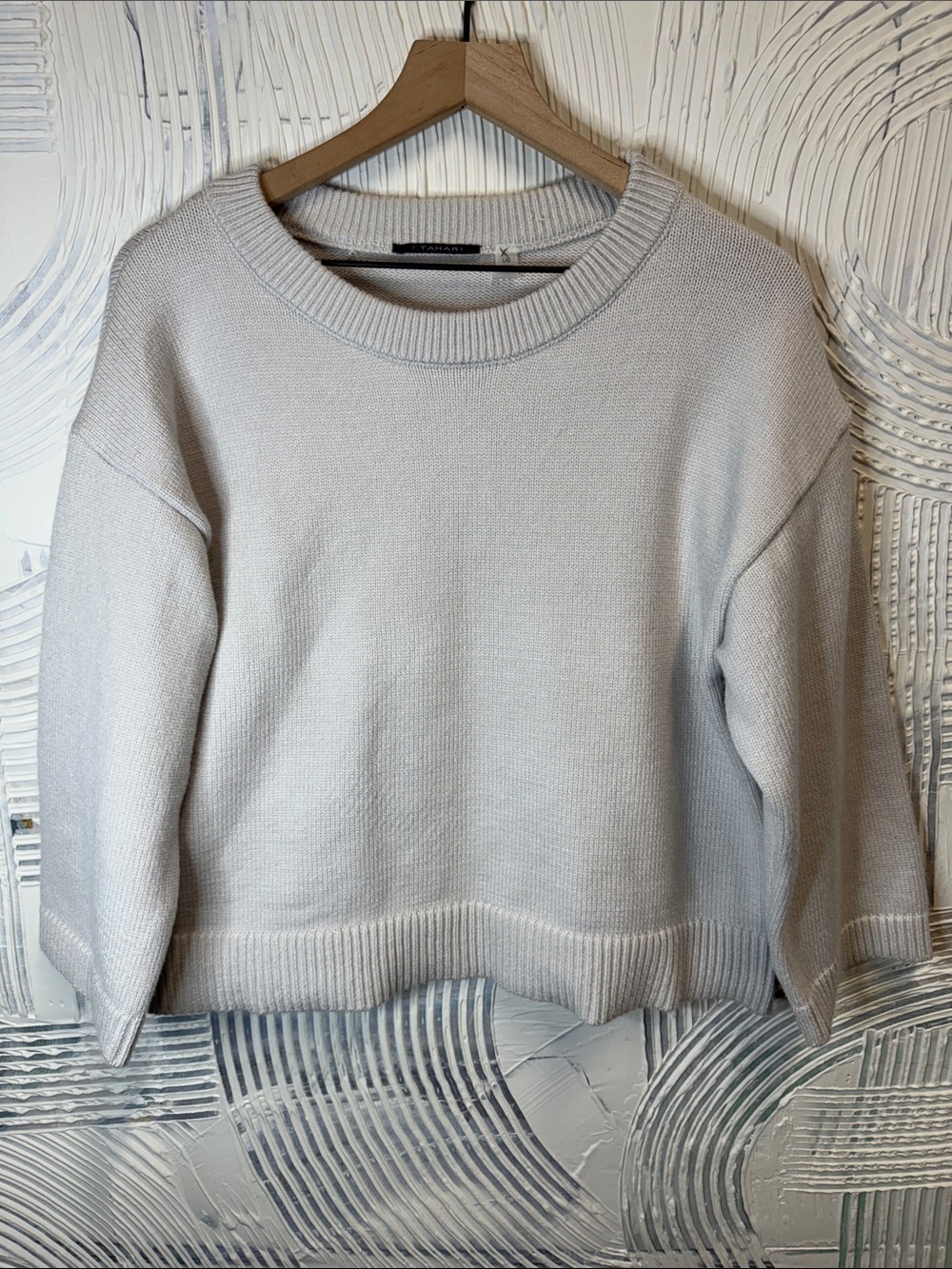 T Tahari Cream Loose Fit Crewneck Sweater N0467